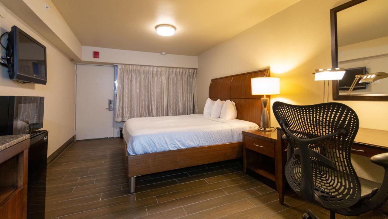 Magnuson Extended Stay And Suites Airport Hotel Ървинг Екстериор снимка